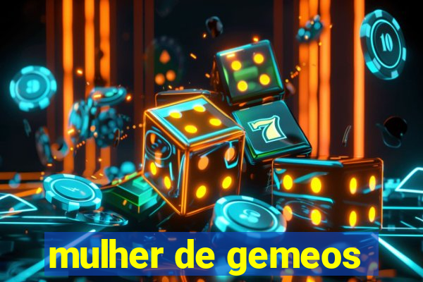 mulher de gemeos